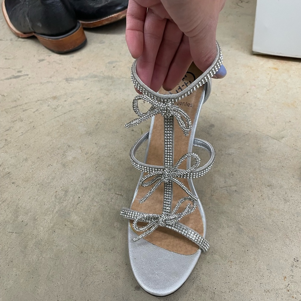 Daisy Fuentes Silver Rhinestone Sandals